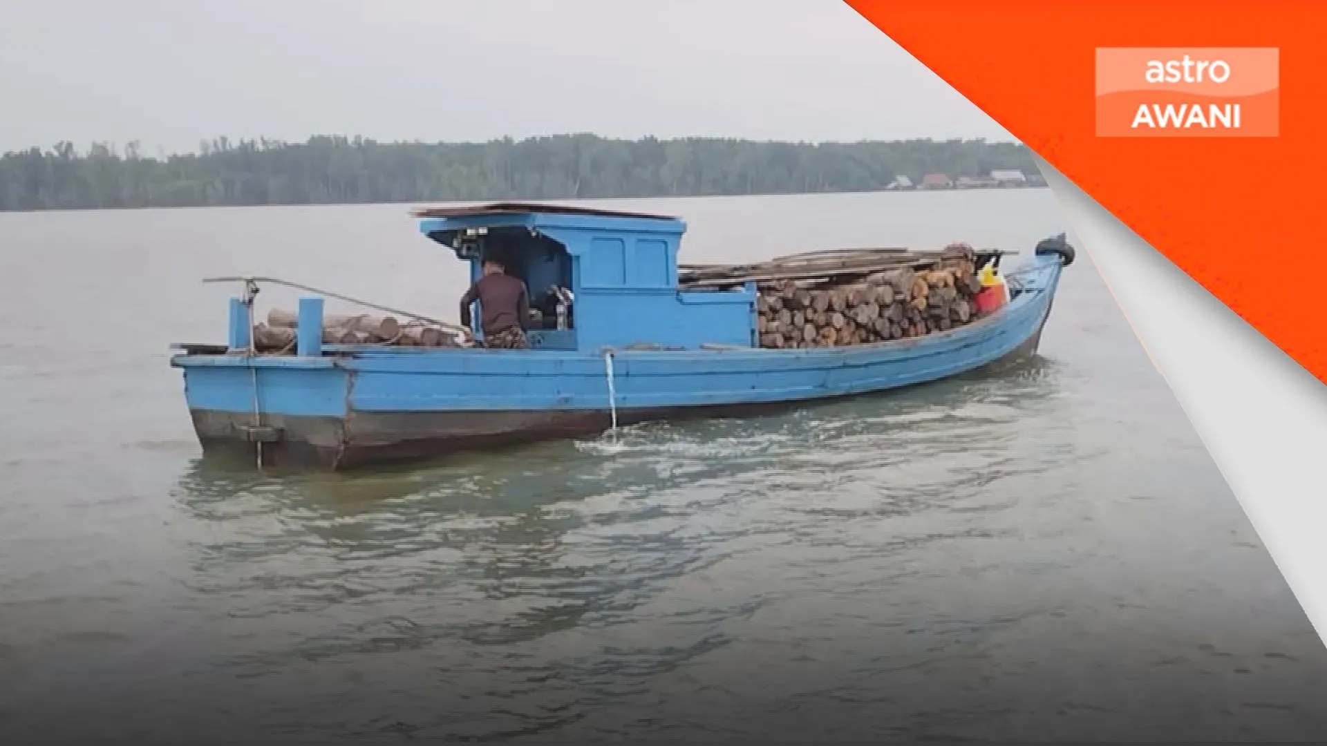 Bot kargo kayu bakau, tiga kru Indonesia ditahan