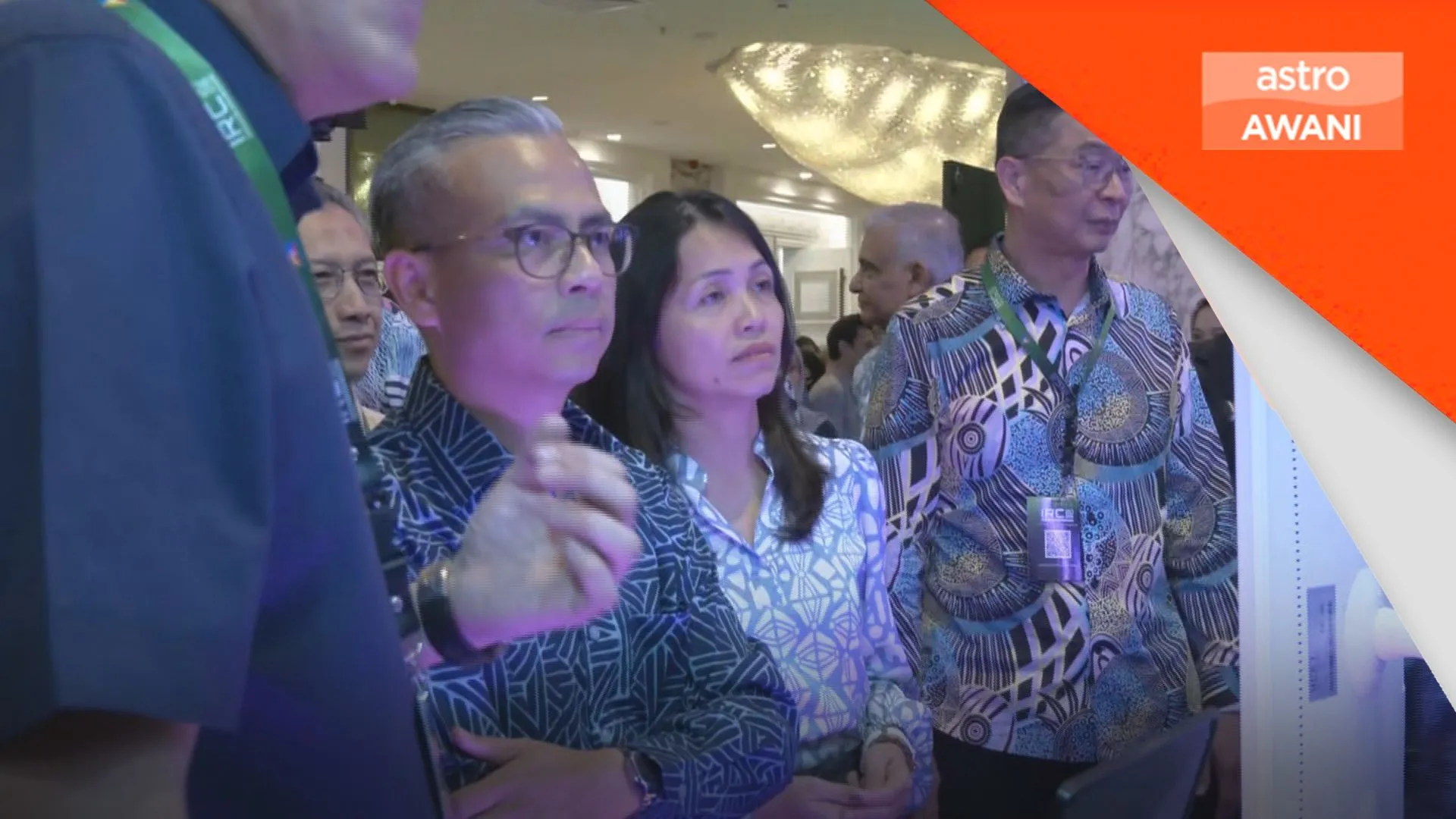 Bentuk hala tuju kawal selia digital