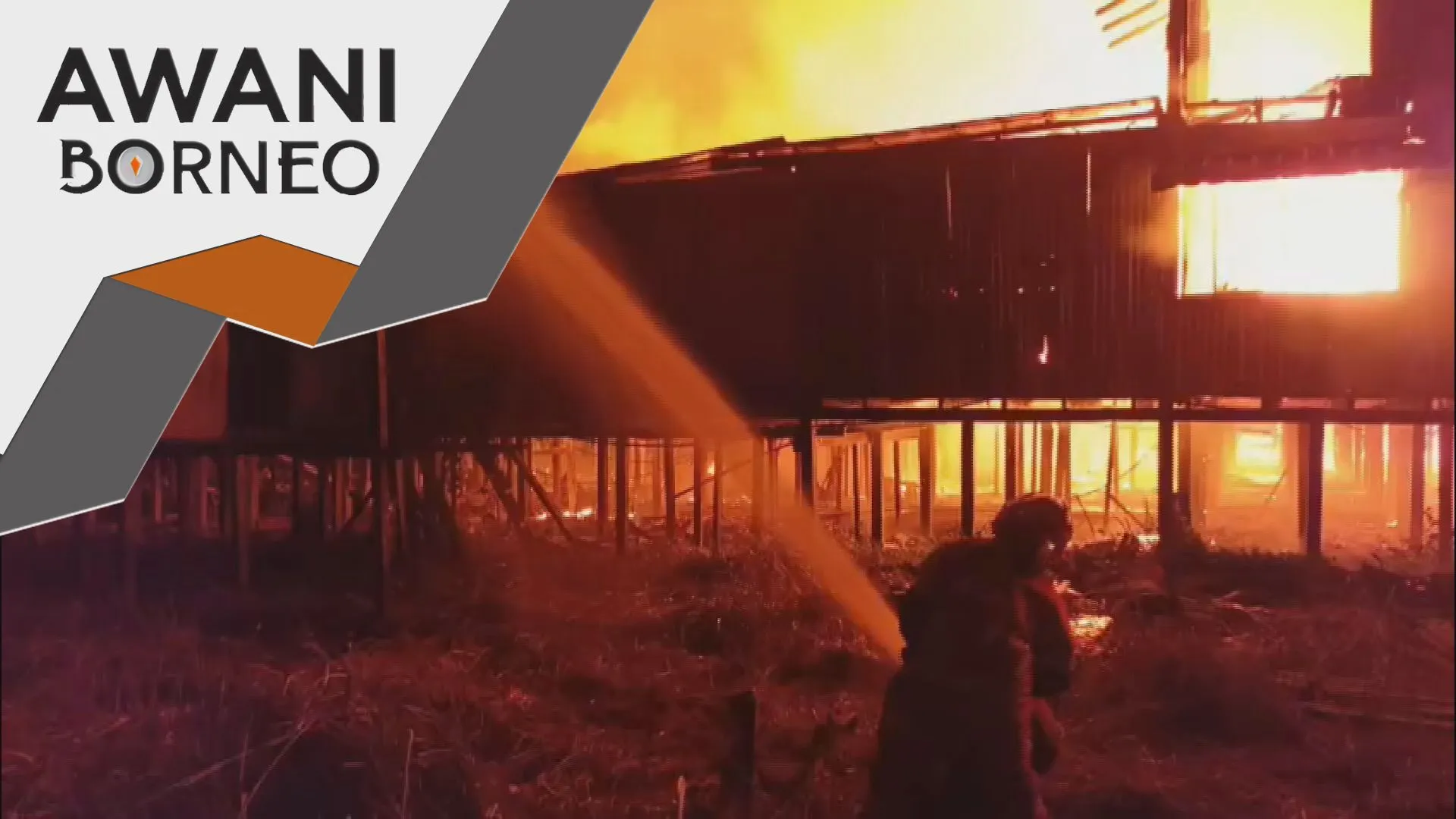 Cuaca panas dipercayai punca dua rumah panjang terbakar