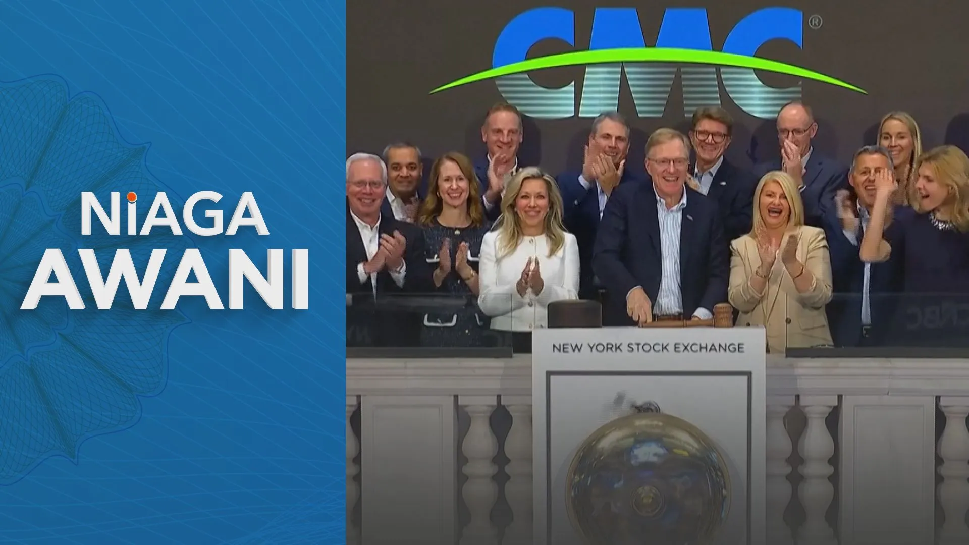 Dow, S&P 500 close at record on AI-linked earnings, Mideast deal hopes