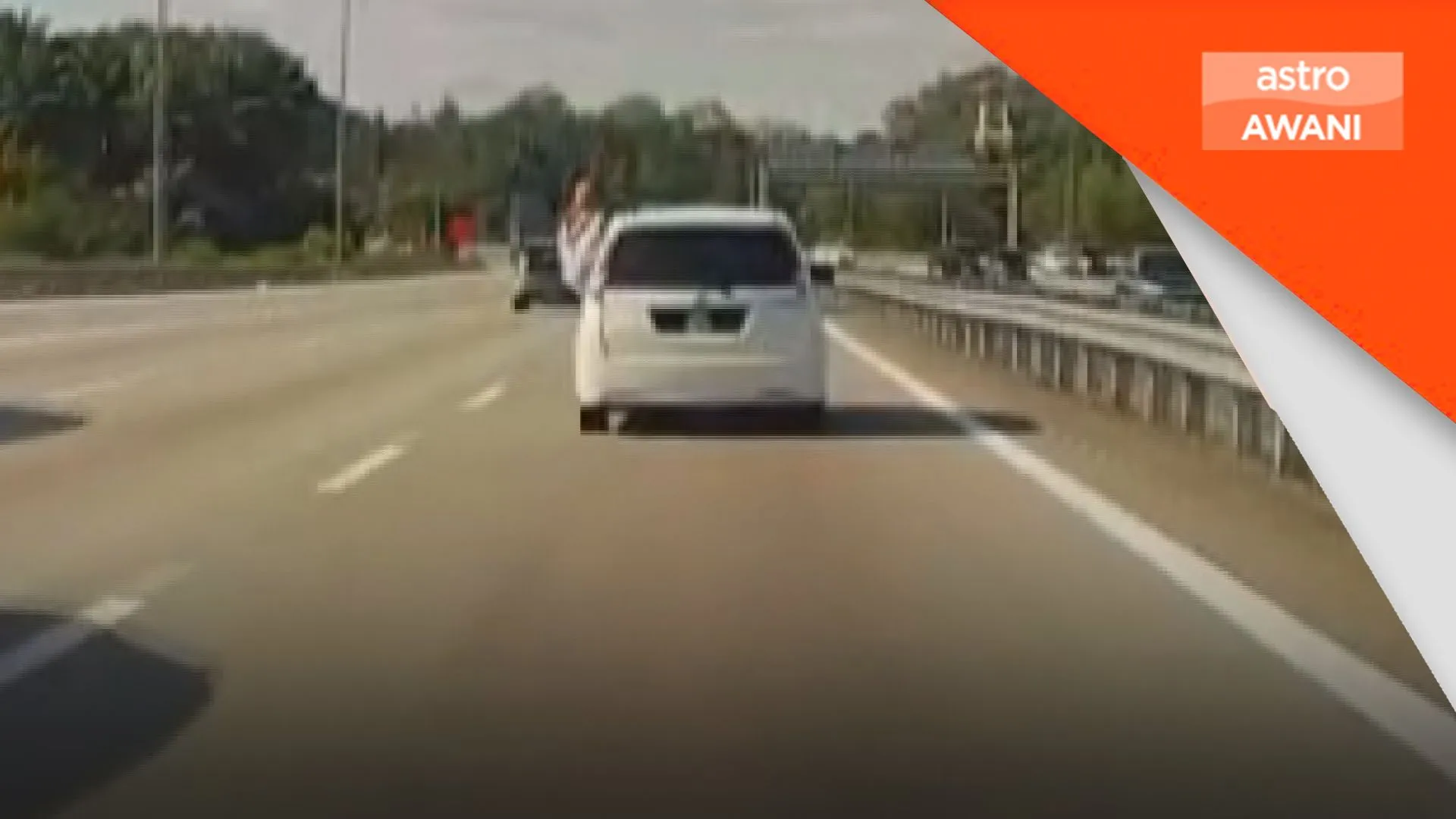 Polis kesan pemandu, penumpang Alza susulan video tular