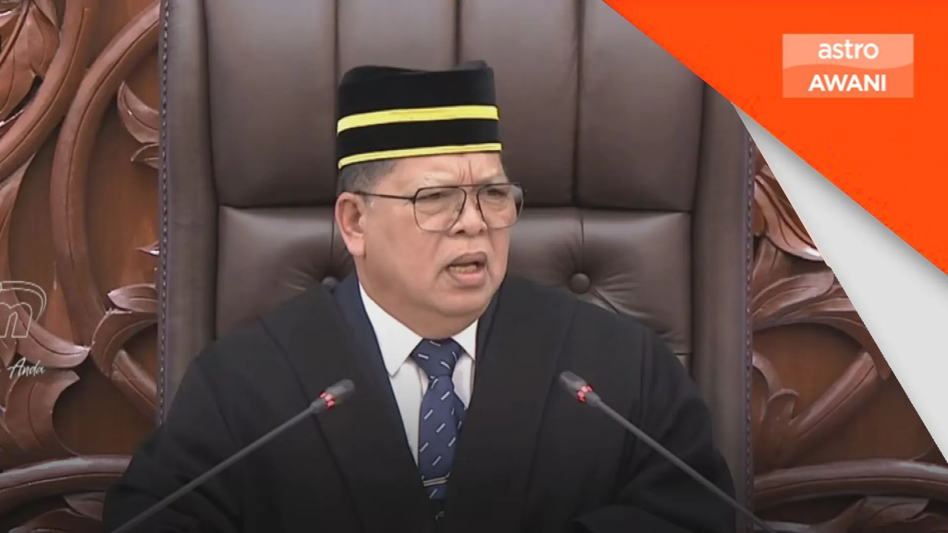 Speaker teruskan sidang, sebahagian pembangkang keluar dewan