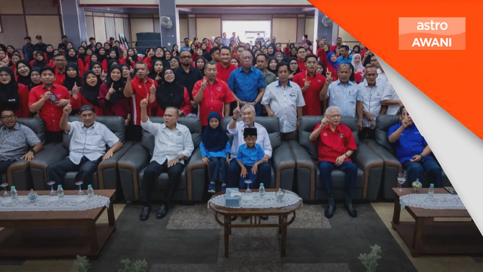 Diperkukuh melalui penguasaan teknologi dan agama