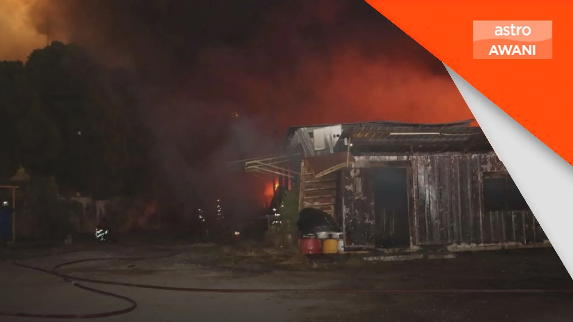 Dua gudang simpanan bahan kimia pertanian terbakar di Segambut