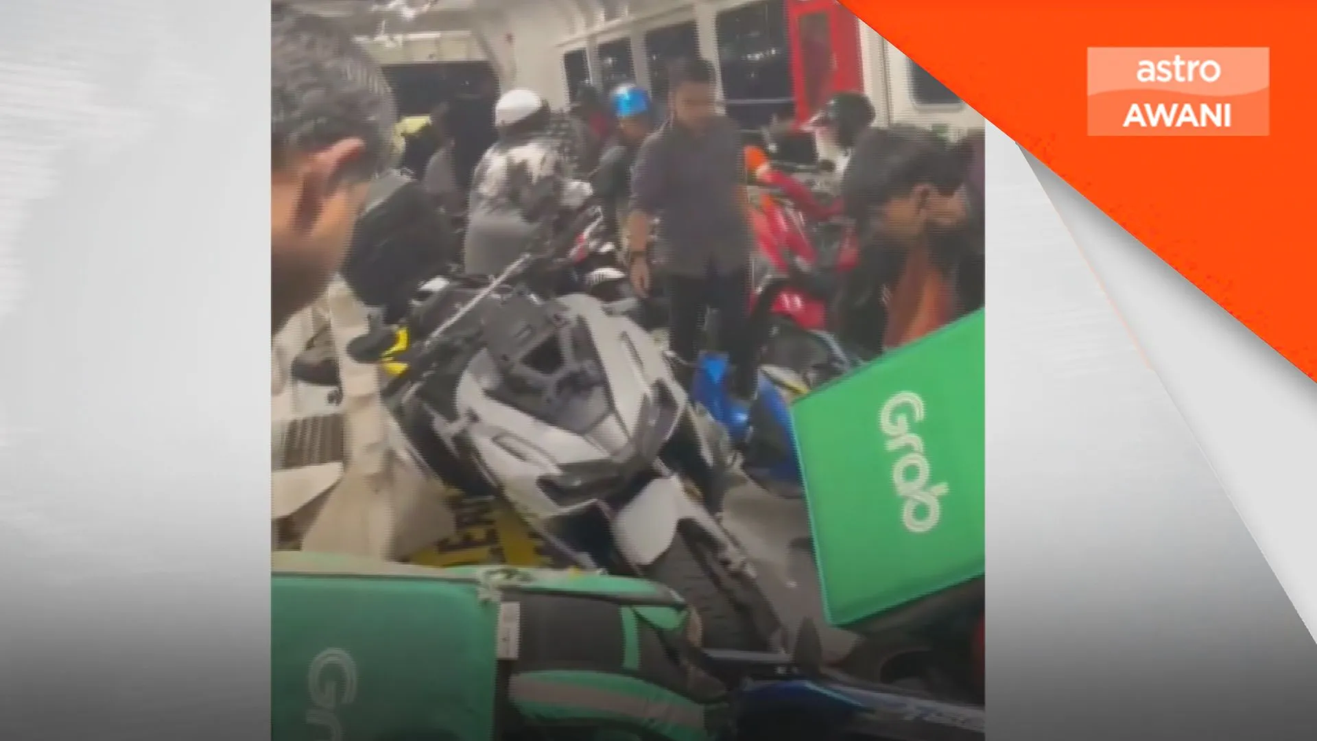 21 cedera, feri bertembung kapal