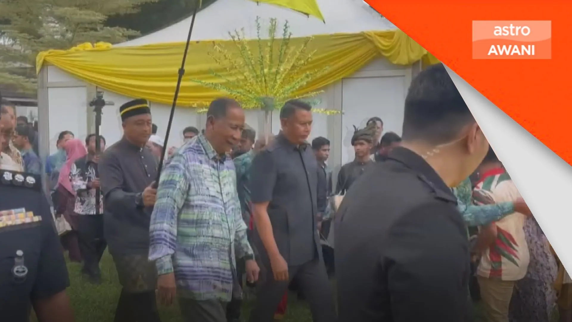 Sultan Kedah berkenan berangkat ke Majlis Jamuan Rakyat di Jeniang