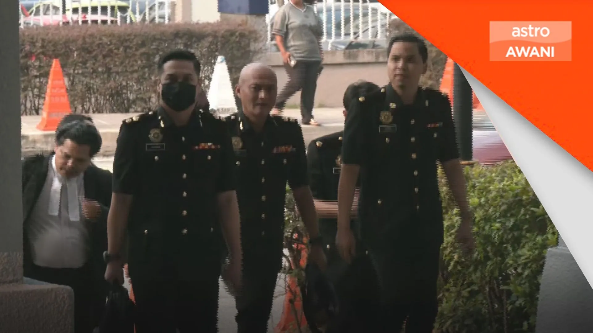 Abdul Azeez didakwa salah guna kedudukan berkaitan pelaburan RM193.5 juta TH