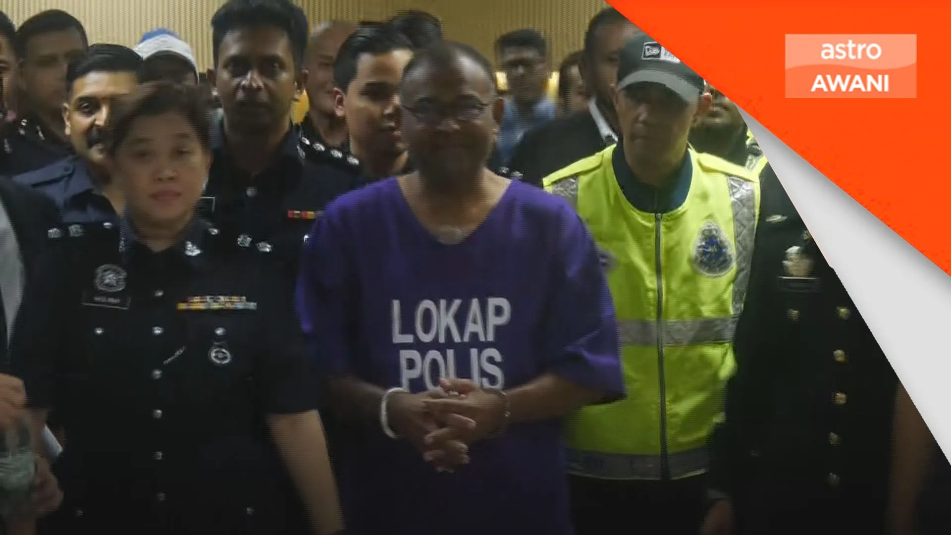 Azeez Rahim pakai baju lokap, gari atas kehendak sendiri - SPRM