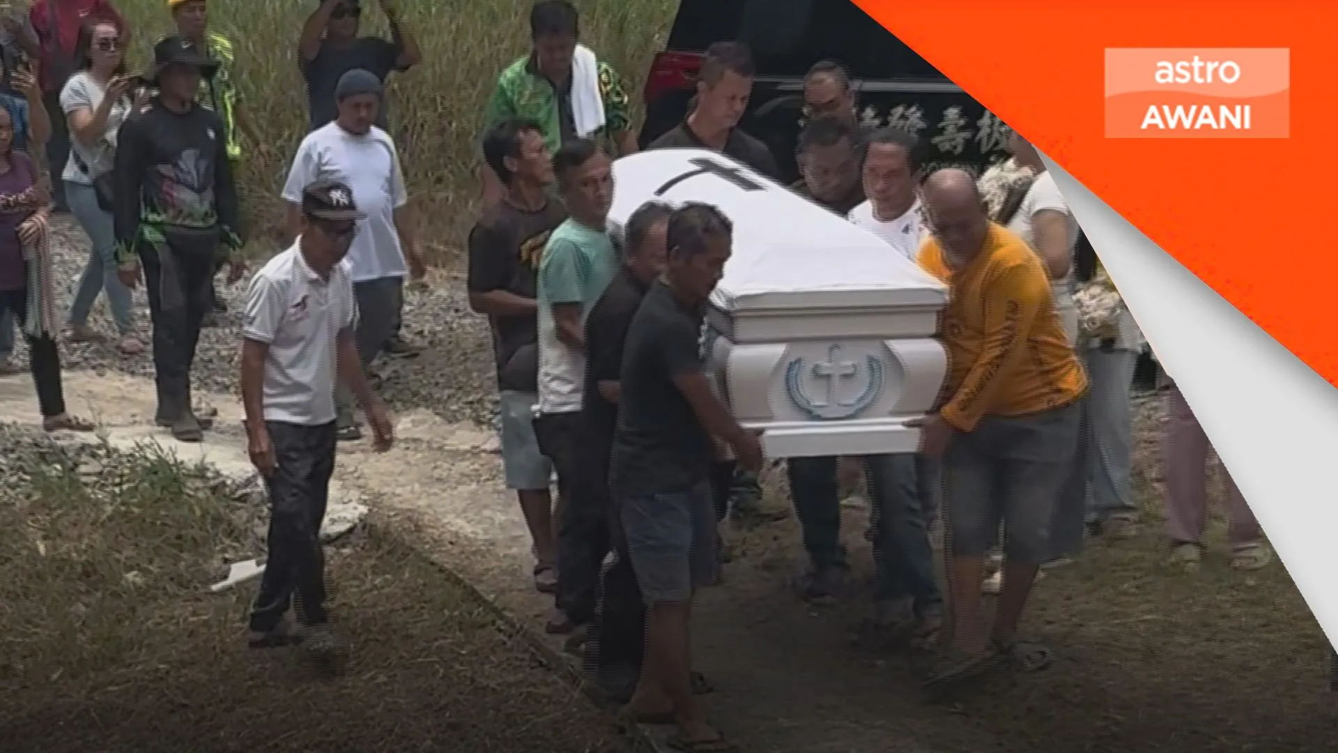 Jasad tiga mangsa selamat dikebumikan