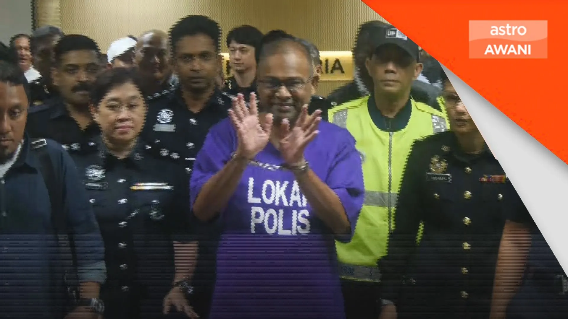 SPRM serah notis  kepada keluarga Azeez Rahim