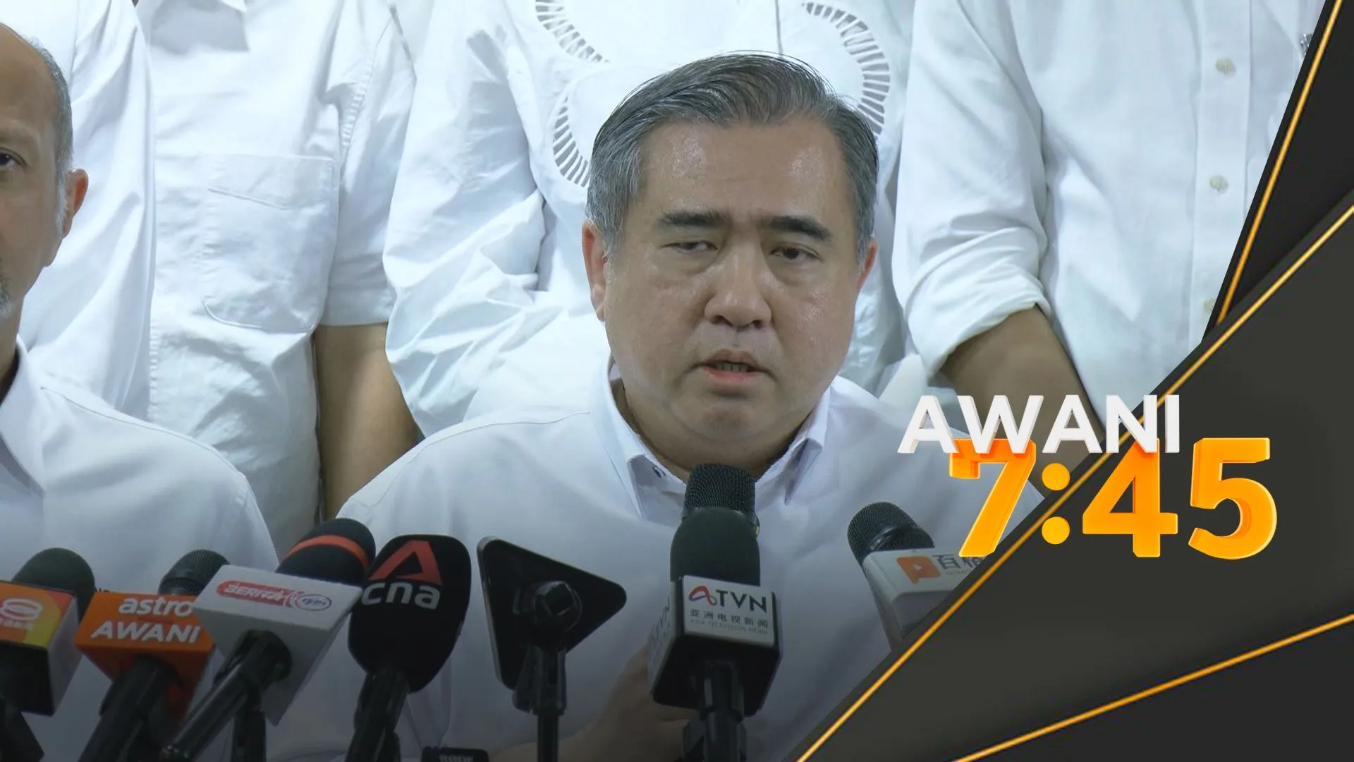 Loke umum letak jawatan, menteri DAP lain kekal