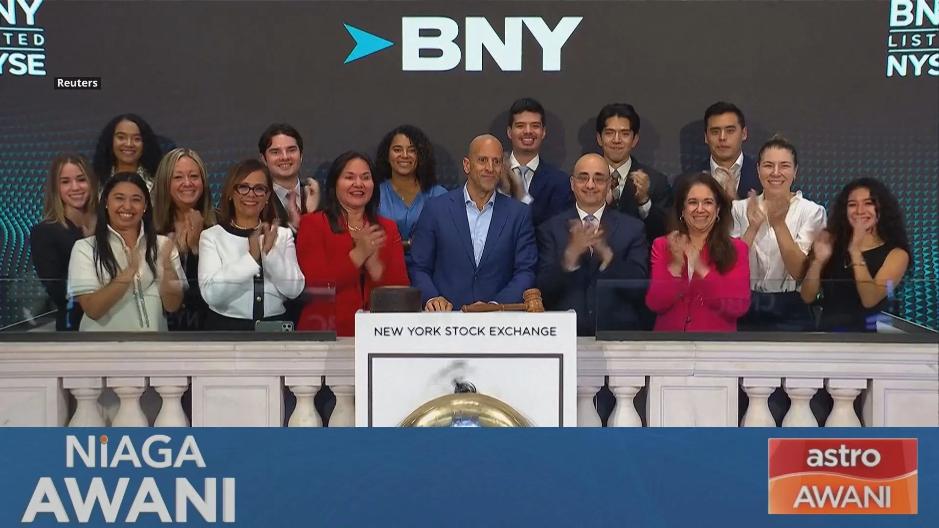 Wall Street ends down as oil prices, Treasury yields rise