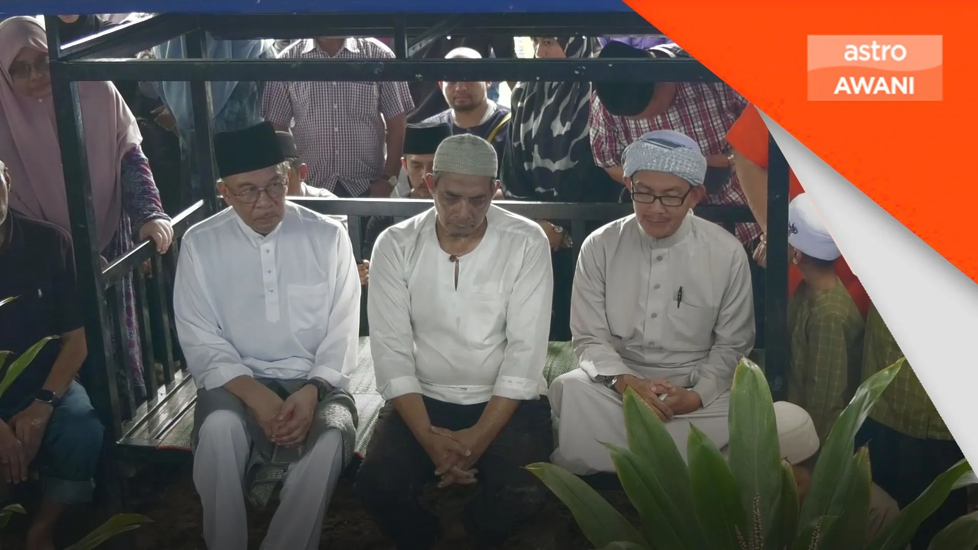 Jenazah abang Perdana Menteri selamat dikebumikan