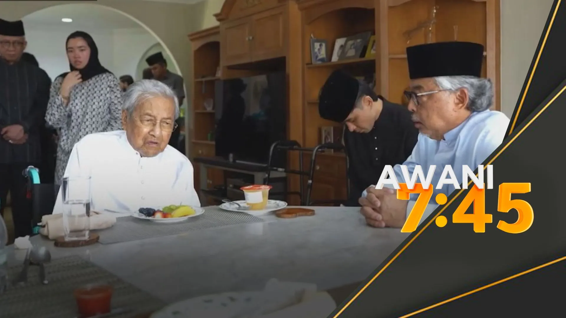 "Saya tak sangka dia akan meninggal dunia hari ini..." - Tun M