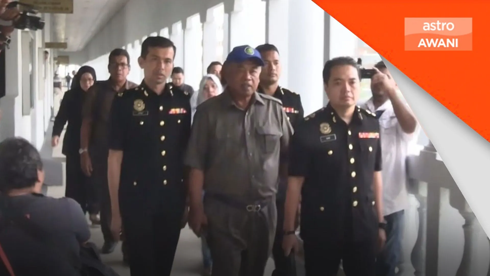 Bekas Pengarah Besar Felda nafi perdaya penukaran hak milik 16 geran tanah