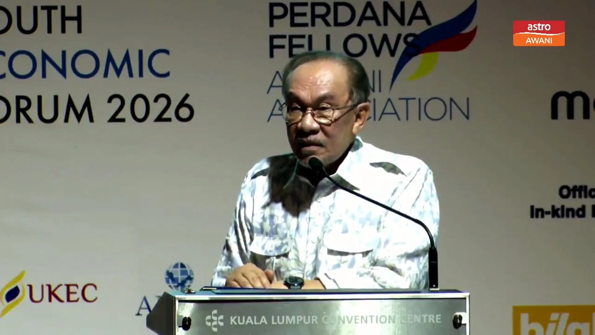 Belia jangan taksub pemimpin, parti atau kaum - PM Anwar