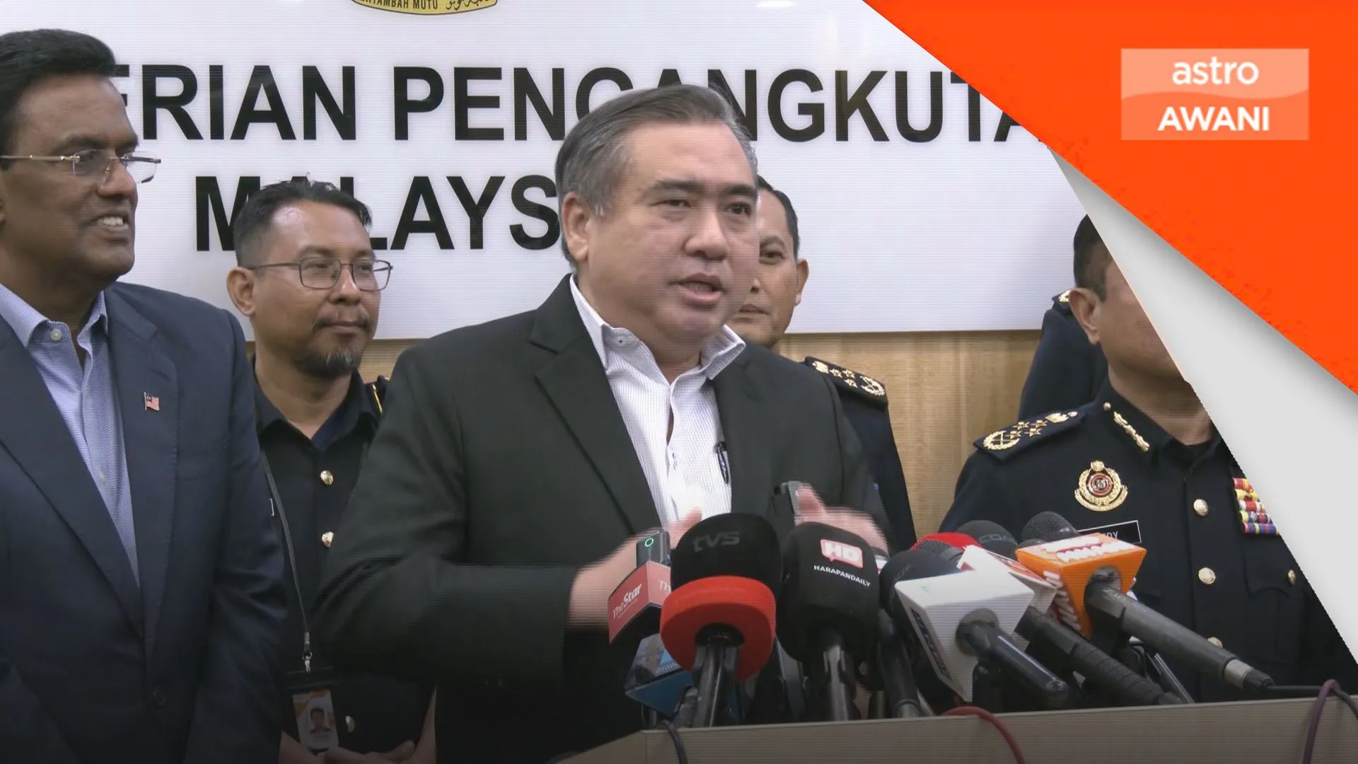 Tiada unsur politik dalam hal penggantungan – Loke