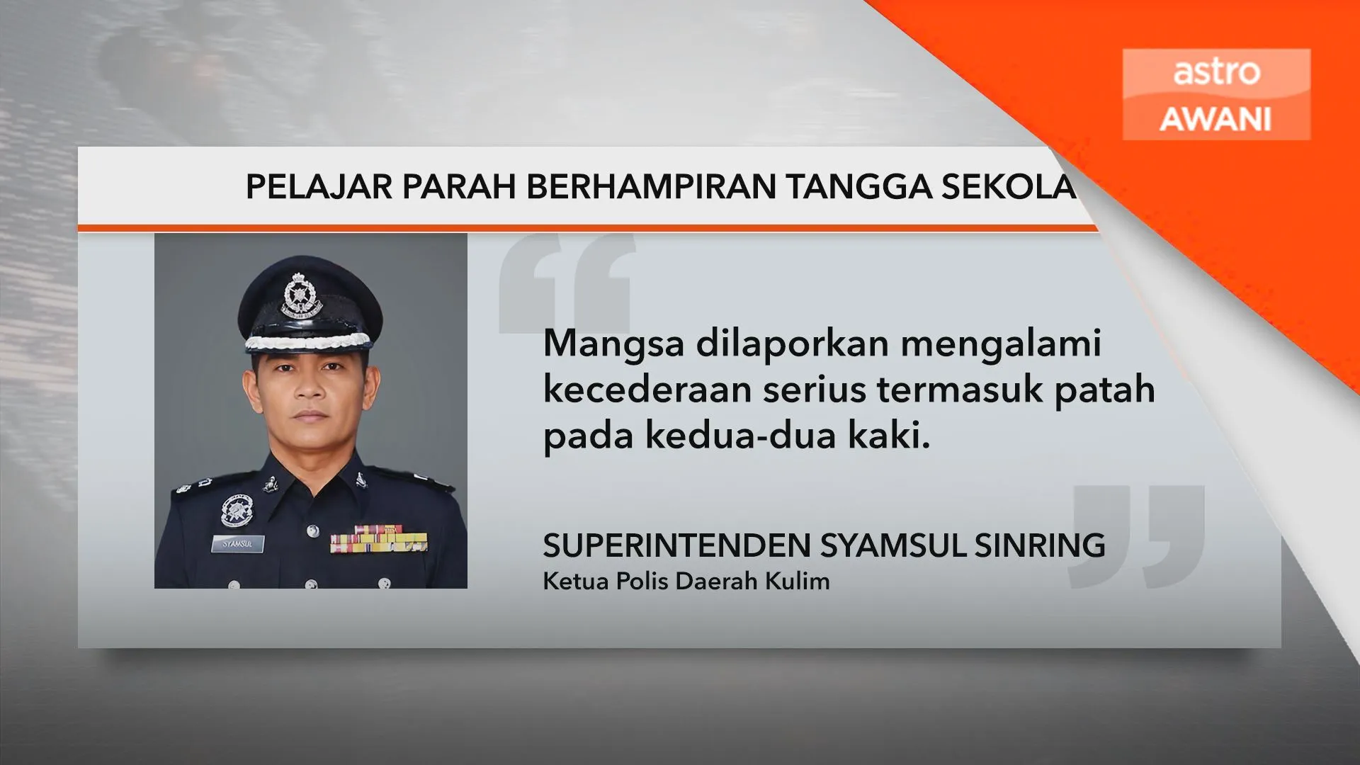 Pelajar parah berhampiran tangga sekolah
