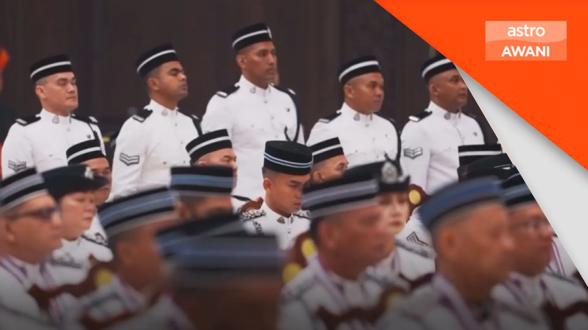 Agong kurnia DKPP kepada 159 warga PDRM