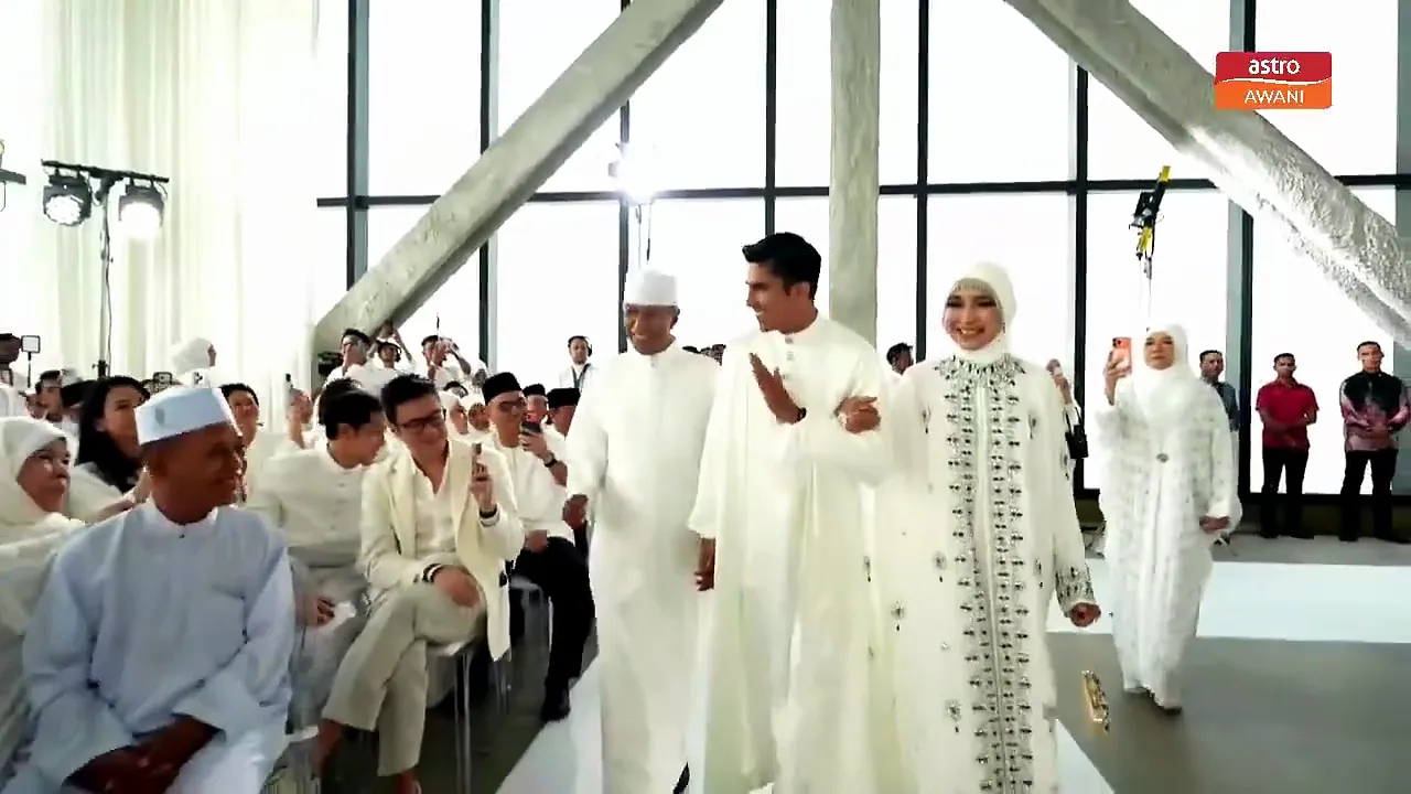 Syed Saddiq diiring ibu dan bapa masuk ke ruang nikah