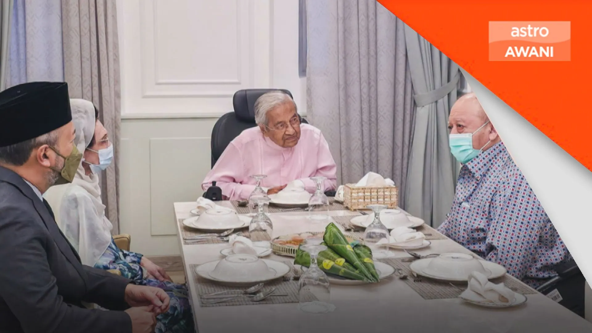 Raja Perlis berkenan ziarah Dr Mahathir di IJN