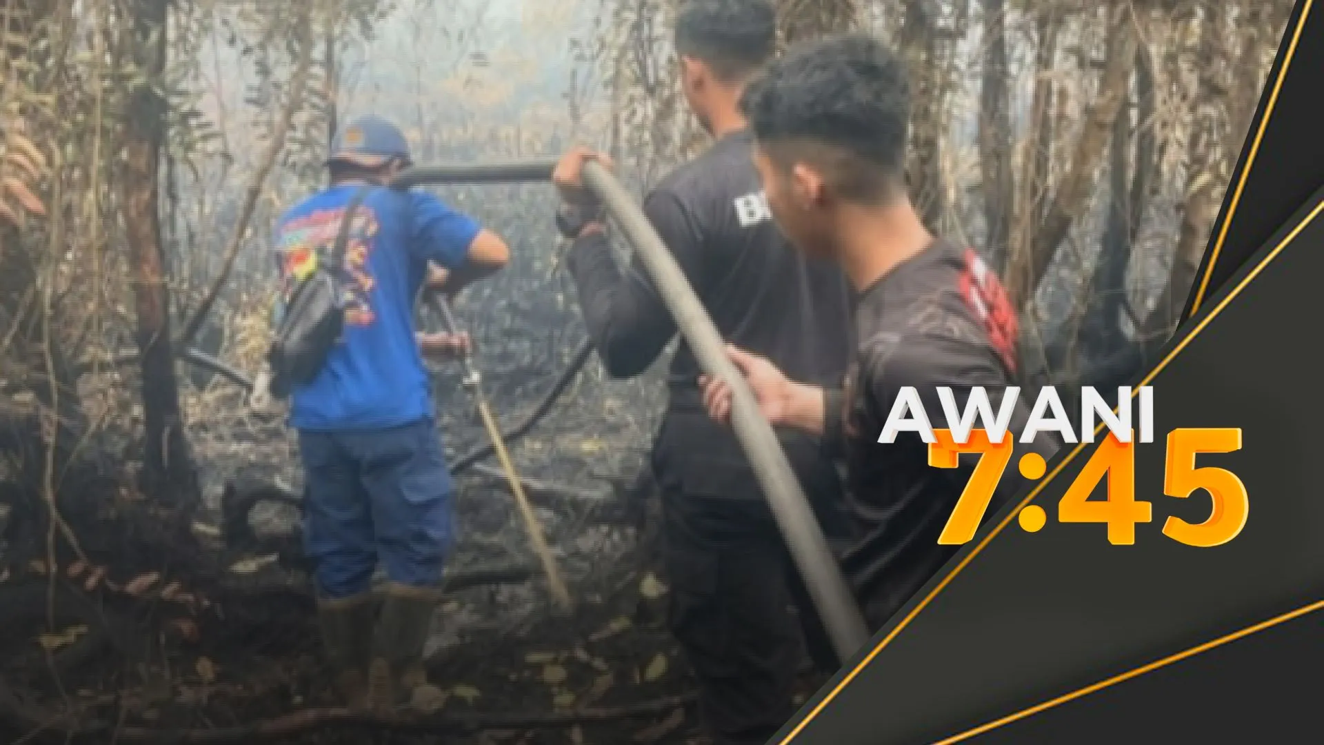 Polis Indonesia kerah anggota unit khas bantu padam kebakaran
