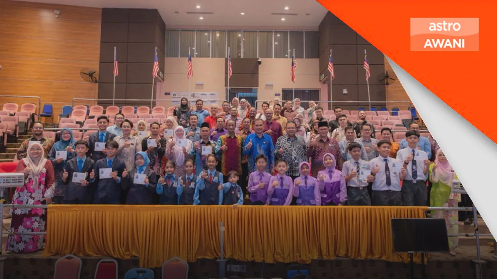 Raja Zarith Sofiah kurnia 376,000 pelitup muka kepada murid di KL dan Putrajaya