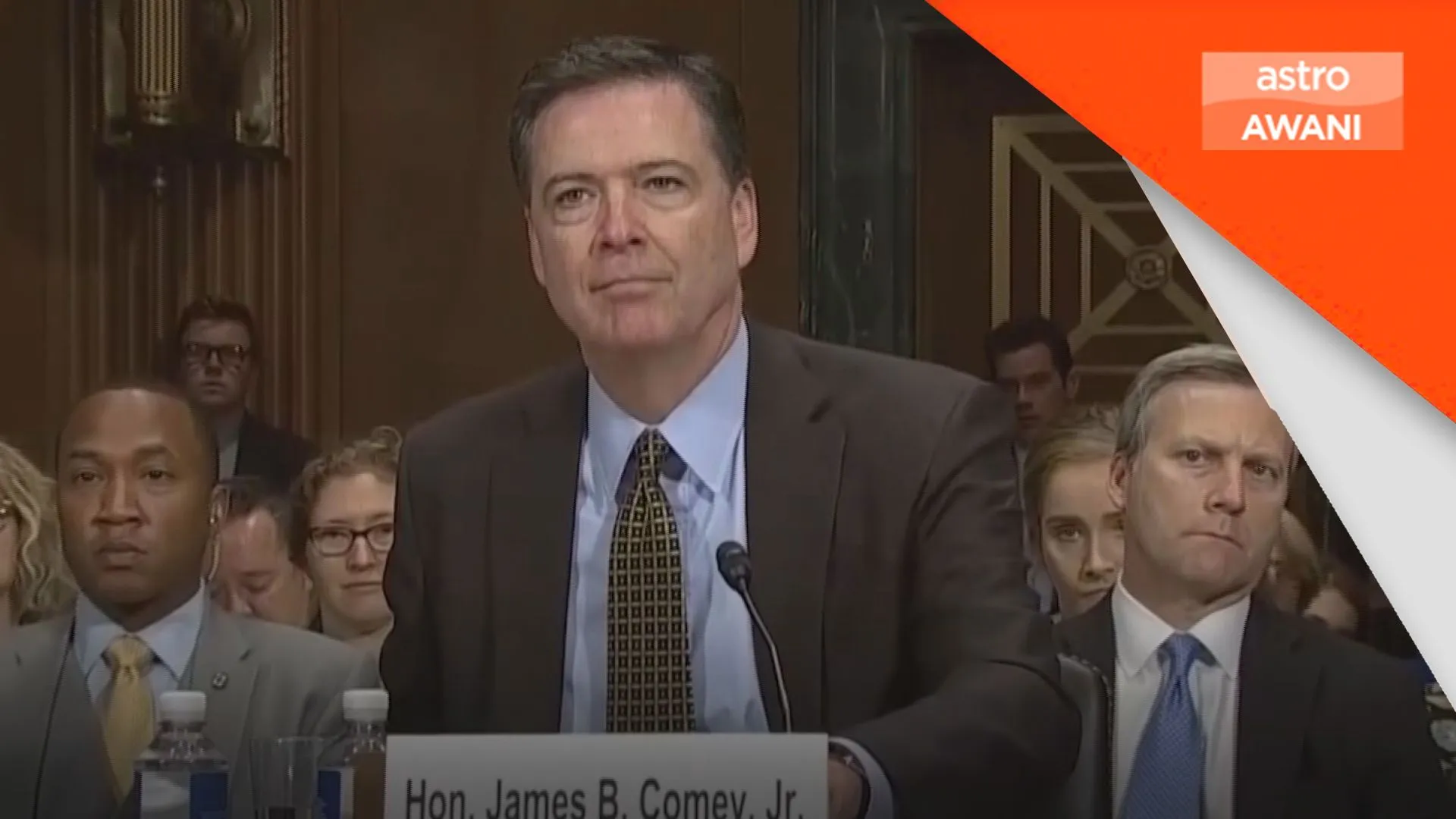Bekas pengarah FBI didakwa kongsi maklumat keselamatan negara